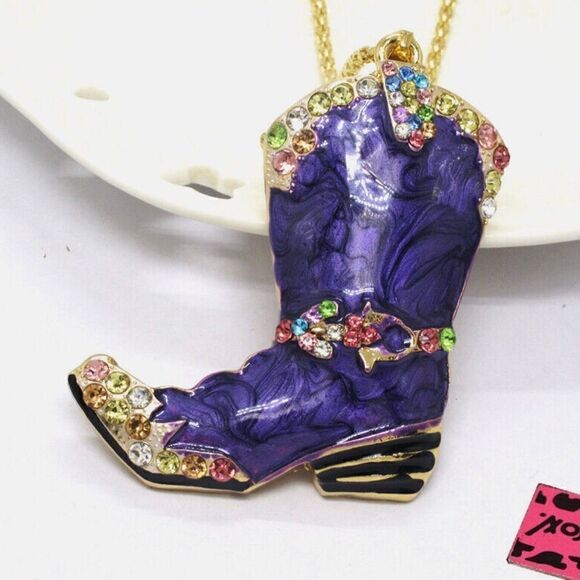 💜 Betsey Johnson NEW Rhinestone cowboy boot pendant necklace 💜 - Picture 3 of 6